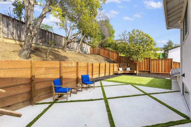 365 Monaco Ave, Union City CA: https://media.crmls.org/mediaz/8c9807ef-617e-4018-addd-dd7ab7e1e897.jpg