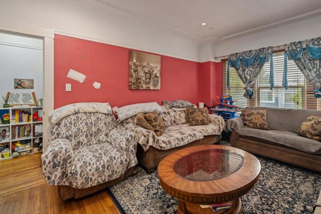 373 Winchester Street, Daly City CA: https://media.crmls.org/mediaz/8c983229-836d-4377-8df6-86f5c6f32f60.jpg