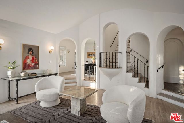 950 N Holliston Avenue, Pasadena CA: https://media.crmls.org/mediaz/8c991d60-54a3-4310-9d83-fe3f2ba1e1aa.jpg