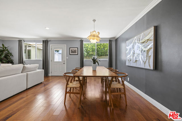 8136 Genesta Avenue, Lake Balboa CA: https://media.crmls.org/mediaz/8c9a4cab-9d50-4989-aaee-0448a252331f.jpg
