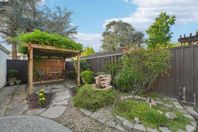 470 Rego Cmn, Fremont CA: https://media.crmls.org/mediaz/8c9ac620-63ee-4e35-b738-c16b0ed791f7.jpg