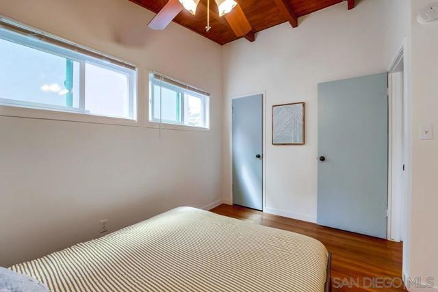 4341 43 Banning St, San Diego CA: https://media.crmls.org/mediaz/8c9affc8-b315-4270-823a-48fb902ecfa1.jpg