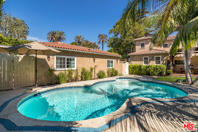 1709 Buckingham Road, Los Angeles CA: https://media.crmls.org/mediaz/8c9b5e60-3334-41a6-8a69-a6b0939c1e81.jpg