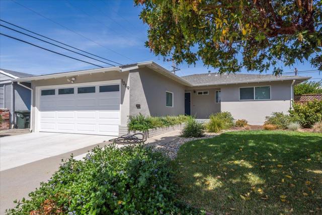 1089 Annapolis Drive, San Mateo CA: https://media.crmls.org/mediaz/8c9c17cd-d3e4-46f6-8e8d-38a5d5e48e8e.jpg
