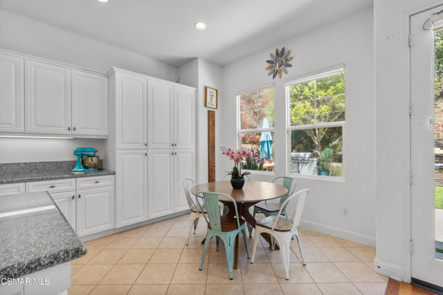 1729 Bluesage Court, Simi Valley CA: https://media.crmls.org/mediaz/8c9c7de0-2cf6-4dfa-92c1-7b520743aa4c.jpg