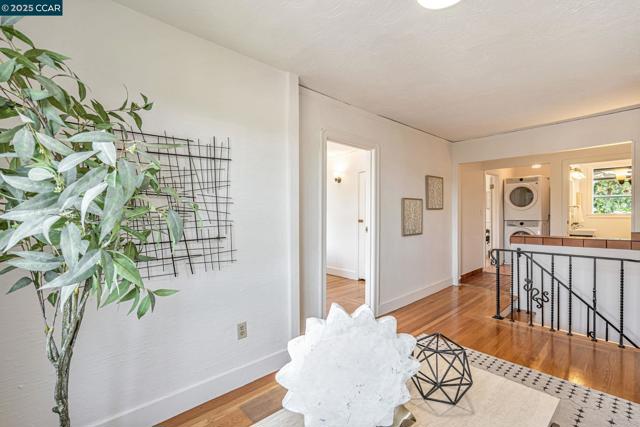 840 E 28th St., Oakland CA: https://media.crmls.org/mediaz/8c9cba82-c5dd-4940-9ad1-c30f54356633.jpg