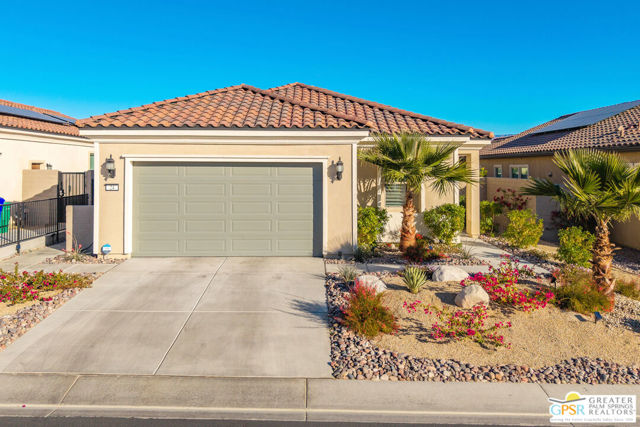 24 Zinfandel, Rancho Mirage CA: https://media.crmls.org/mediaz/8c9cc3d3-2e0b-41df-b2dc-f92d29de0917.jpg