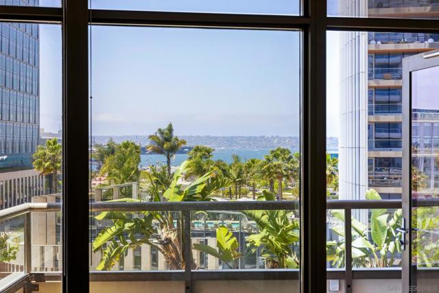 700 W E St, San Diego CA: https://media.crmls.org/mediaz/8c9e0b5c-80a2-4bcb-8b28-b863a106c0c3.jpg