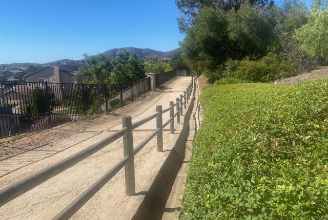 1320 RICHLAND RD, San Marcos CA: https://media.crmls.org/mediaz/8c9e6301-a10c-4bfc-a60f-80a99e9fff12.jpg