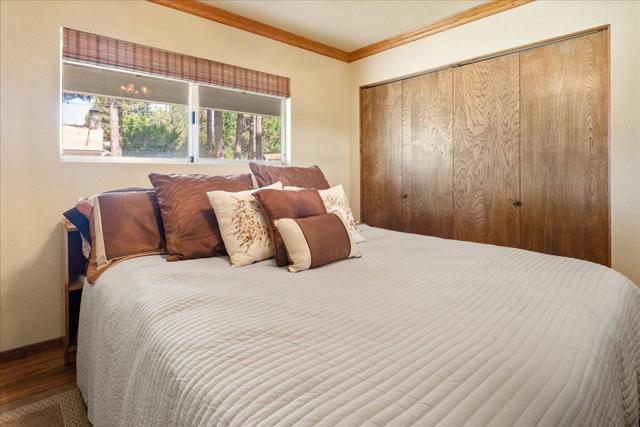 1101 W Country Club Boulevard, Big Bear CA: https://media.crmls.org/mediaz/8c9eac30-1ab0-4391-9e64-3605ccd57c73.jpg