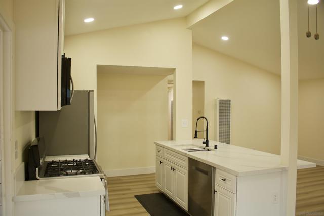 Image 4 of 35 For 4965 Ocean View Blvd