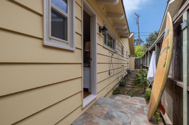26231 Isabella Avenue, Carmel CA: https://media.crmls.org/mediaz/8c9ec64e-4e9a-4558-a87d-00ddbaa401da.jpg