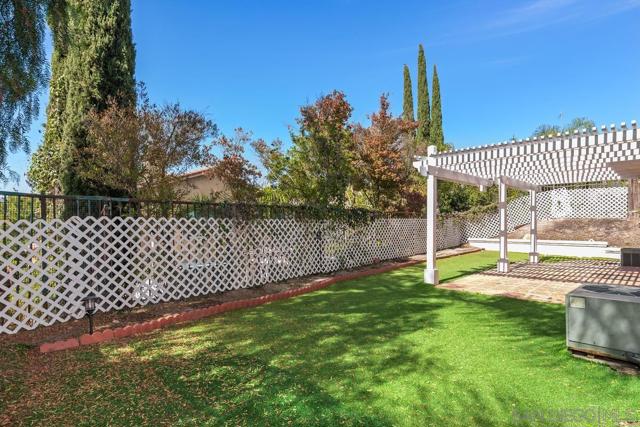 11357 Wills Creek Rd, San Diego CA: https://media.crmls.org/mediaz/8c9ef753-5089-46bd-b94c-49cf0d88f6f4.jpg