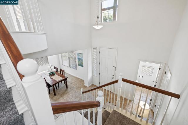 127 Sanford Ct, Brentwood CA: https://media.crmls.org/mediaz/8c9f4d1b-5270-4893-9d6a-cbd9f1499235.jpg