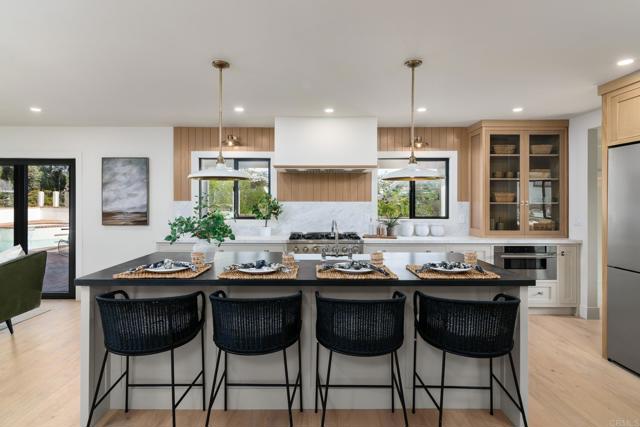 2193 Harbour Heights Rd, San Diego CA: https://media.crmls.org/mediaz/8c9f5c88-2097-4cd8-98d6-e696eeb67277.jpg