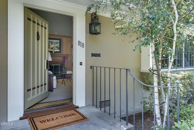 818 Huntington Garden Drive, San Marino CA: https://media.crmls.org/mediaz/8c9fad99-cb5c-4459-99a5-5aa83b12d1bd.jpg