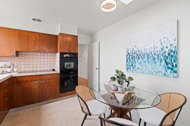 32 Crestview Avenue, Daly City CA: https://media.crmls.org/mediaz/8c9fdf7d-8f0a-4c3e-8b02-556b7acfc77b.jpg