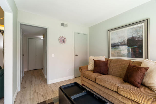 6000 Montecito Drive, Palm Springs CA: https://media.crmls.org/mediaz/8ca17afd-cc10-4878-9523-70bc835f6168.jpg