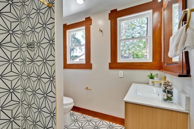 339 S 13th Street, San Jose CA: https://media.crmls.org/mediaz/8ca1a0dc-fdd9-4e9a-8850-f026a376b78f.jpg