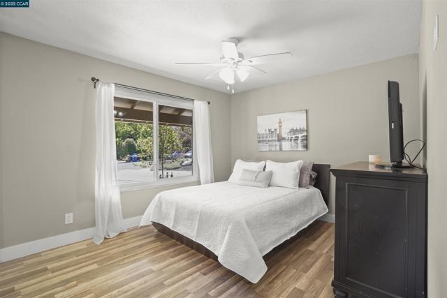 5665 Lewis Way, Concord CA: https://media.crmls.org/mediaz/8ca1f650-bda8-4ca2-9688-5bf4f69fdeb9.jpg