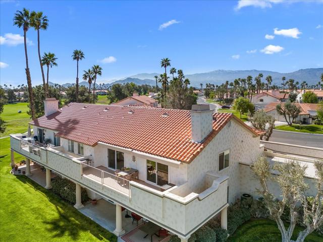 296 Vista Royale E Circle, Palm Desert CA: https://media.crmls.org/mediaz/8ca1fe30-ffa8-4a7d-9f76-4e58be5f7f7c.jpg
