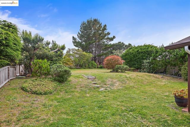 1400 Audubon AVE, Montara CA: https://media.crmls.org/mediaz/8ca204ad-0bb6-4c82-803b-169821e856ec.jpg