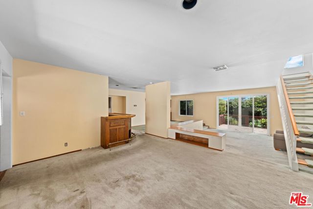 3512 Inglewood Boulevard, Los Angeles CA: https://media.crmls.org/mediaz/8ca2931f-4e12-41f9-a4db-cc44eca18f4d.jpg