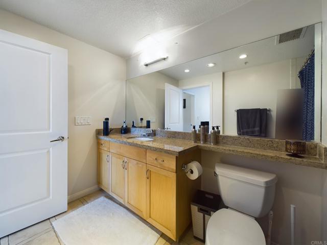 Image 11 of 33 For 850 Beech Street 507