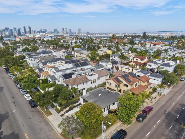 375 E Avenue, Coronado CA: https://media.crmls.org/mediaz/8ca342a3-d692-40bb-9818-1656e2d5090c.jpg