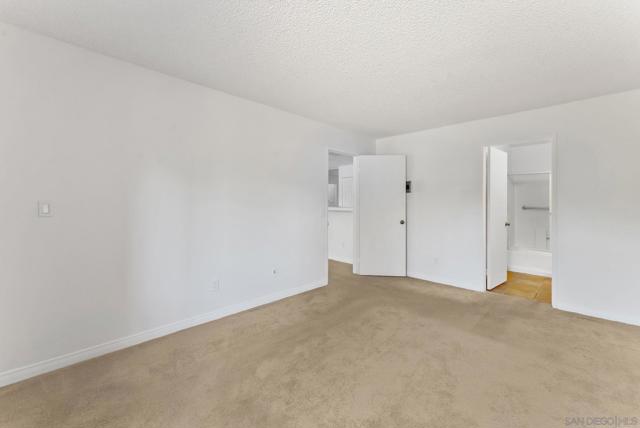 7180 Shoreline, San Diego CA: https://media.crmls.org/mediaz/8ca52445-5a27-4660-b8ca-8127387b58b0.jpg