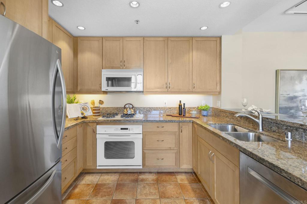 850 Beech Street - photo 17