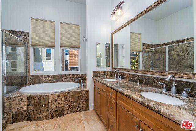 6011 Dawn, Playa Vista CA: https://media.crmls.org/mediaz/8ca6e141-af5a-48a0-a6dc-aad87f8b1b42.jpg