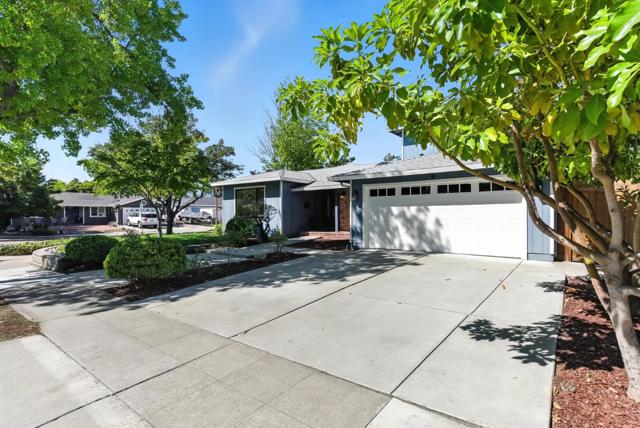 4189 Glenmont Drive, San Jose CA: https://media.crmls.org/mediaz/8ca6f1de-502e-4c95-bdba-857d7a805349.jpg