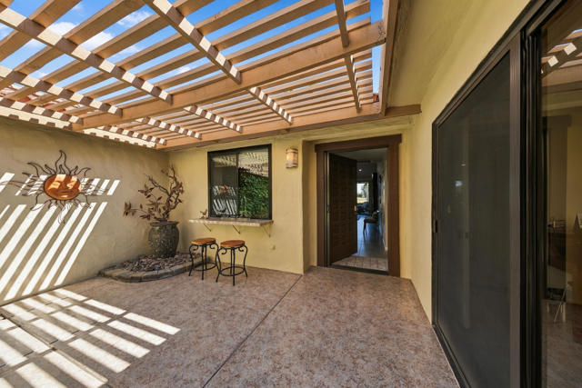 148 Las Lomas, Palm Desert, CA 92260