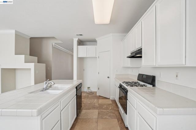 4902 Alterra Way, Sacramento CA: https://media.crmls.org/mediaz/8ca74d53-390a-4528-9b8c-0700206a44f4.jpg