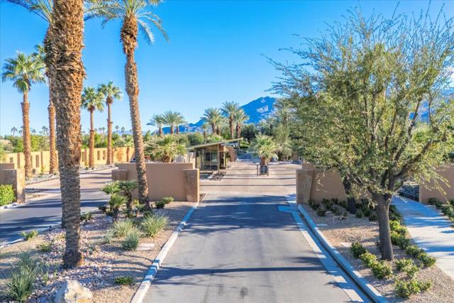 81485 Golden Poppy Way, La Quinta CA: https://media.crmls.org/mediaz/8ca7be5d-71d3-43af-99f5-d24bebbeb5f4.jpg