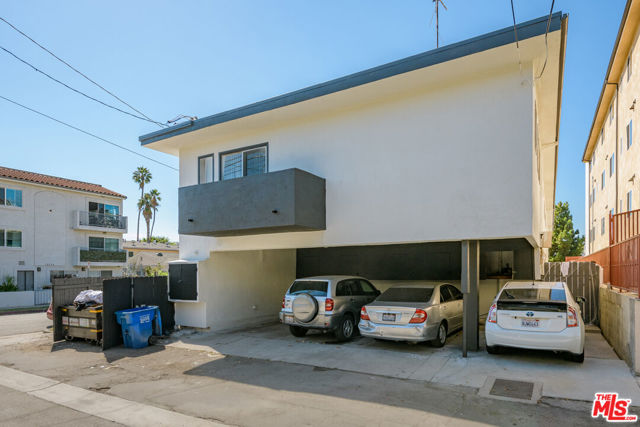 10225 Regent Street photo 12