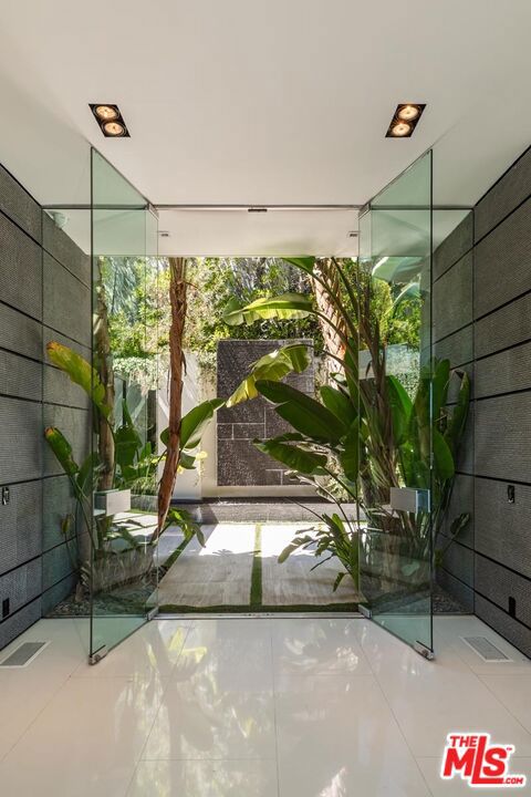 1740 Bel Air Road, Los Angeles CA: https://media.crmls.org/mediaz/8ca874f0-ce45-4d33-8633-90ac7fd01b51.jpg