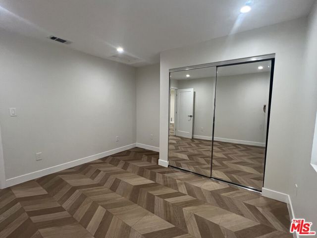 1282 1/2 S Highland Avenue, Los Angeles CA: https://media.crmls.org/mediaz/8ca87fa8-0d57-4060-a518-892ae339d2ee.jpg