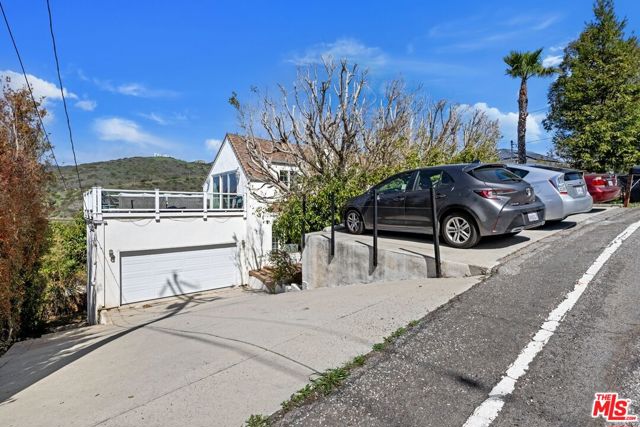 2955 Corral Canyon Road, Malibu CA: https://media.crmls.org/mediaz/8ca919e1-20e1-492a-bc2d-01d0809b2d6d.jpg