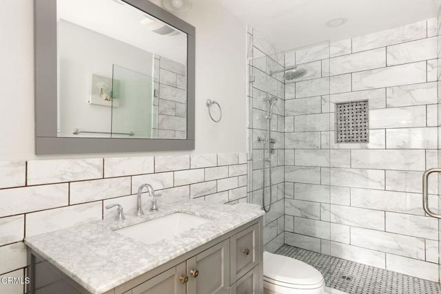 Detail Gallery Image 9 of 16 For 4637 Willis Ave #104,  Sherman Oaks,  CA 91403 - 3 Beds | 2 Baths