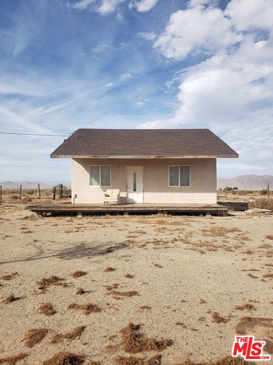 14196 Fairlane Road, Lucerne Valley CA: https://media.crmls.org/mediaz/8caa17ae-d1cc-4f9b-ac9d-dc6d376f1cb5.jpg