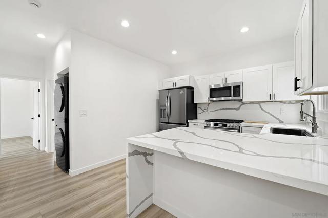 7229 Mohawk St, San Diego CA: https://media.crmls.org/mediaz/8caa772b-c6e0-4038-9f16-023ebcefa3c8.jpg