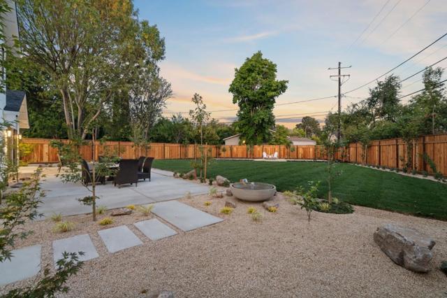 2330 Sierra Court, Palo Alto CA: https://media.crmls.org/mediaz/8caa7ad6-9a14-43f2-a739-d7a97f172173.jpg
