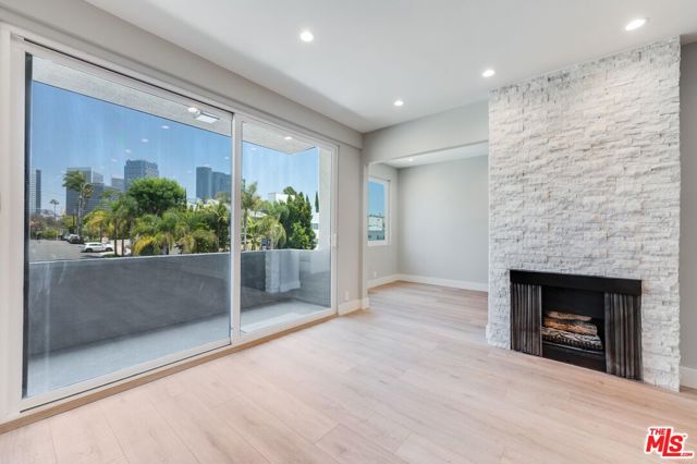 Image 16 of 38 For 1557 Beverly Glen Boulevard 203