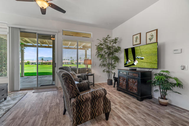 44591 S Heritage Palms Drive, Indio CA: https://media.crmls.org/mediaz/8caac092-8e5b-485f-b375-689ee97ce072.jpg