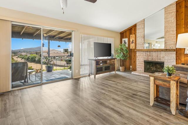 2092 Golden Circle Dr, Escondido CA: https://media.crmls.org/mediaz/8caac5d1-77ce-4b2e-adf8-15aa07ebe76c.jpg
