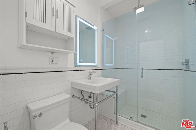 1218 N La Cienega Boulevard, West Hollywood CA: https://media.crmls.org/mediaz/8caad00c-4fb2-4e81-931d-64158f2b06e9.jpg