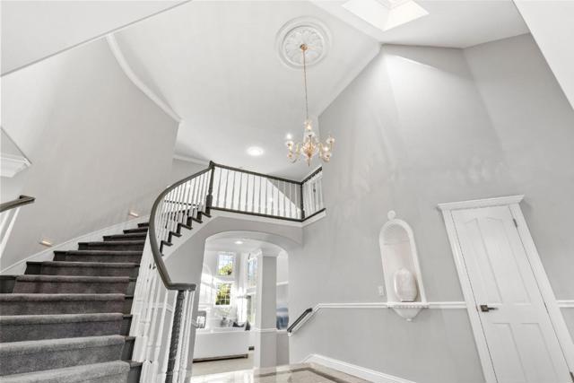 13206 Wright Way, Los Altos Hills CA: https://media.crmls.org/mediaz/8cab2a1a-aa53-434e-87a0-3e96301caa2c.jpg
