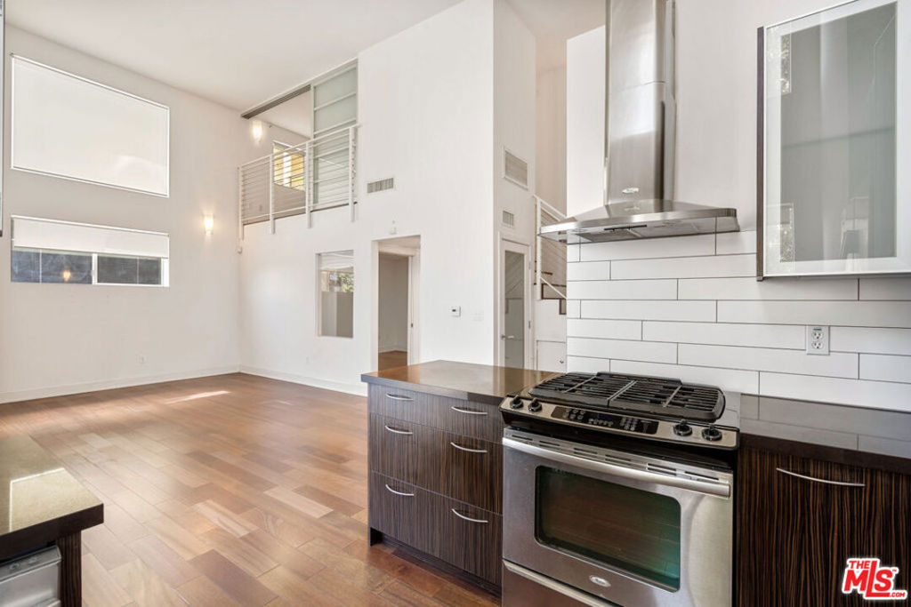 600 S Ridgeley Drive #101